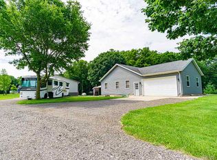 8001 Winslow Rd, Janesville, IA 50647