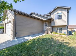 716 Country Rd W, Rapid City, SD 57701