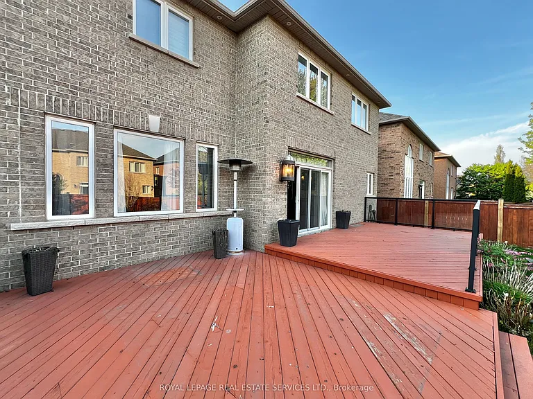 3306 Fox Run Cir — Photo 47