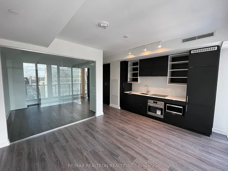 20 Edward St #1018 — Photo 4