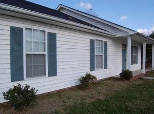 1909 Saint Charles Ln, Greensboro, NC 27405