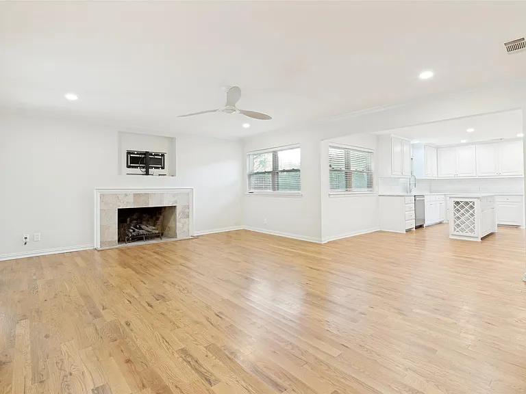 5820 Forest Ln — Photo 4