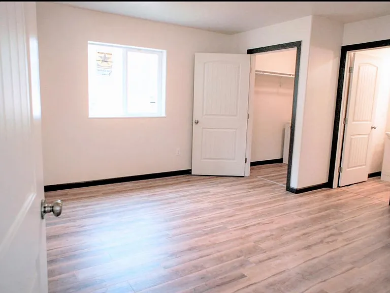 1732 N Lakeview Dr — Photo 3