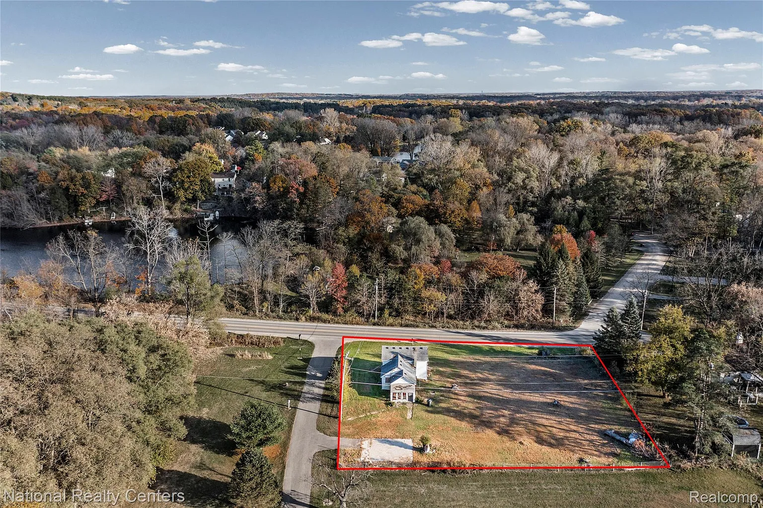 8292 Pettysville Rd photo 1