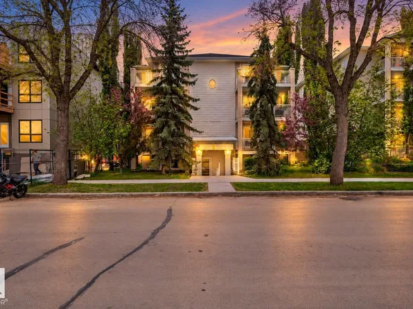 10528 77th Ave NW #303, Edmonton, AB T6E 1N1