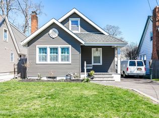 2093 Willoughby Ave, Wantagh, NY 11793