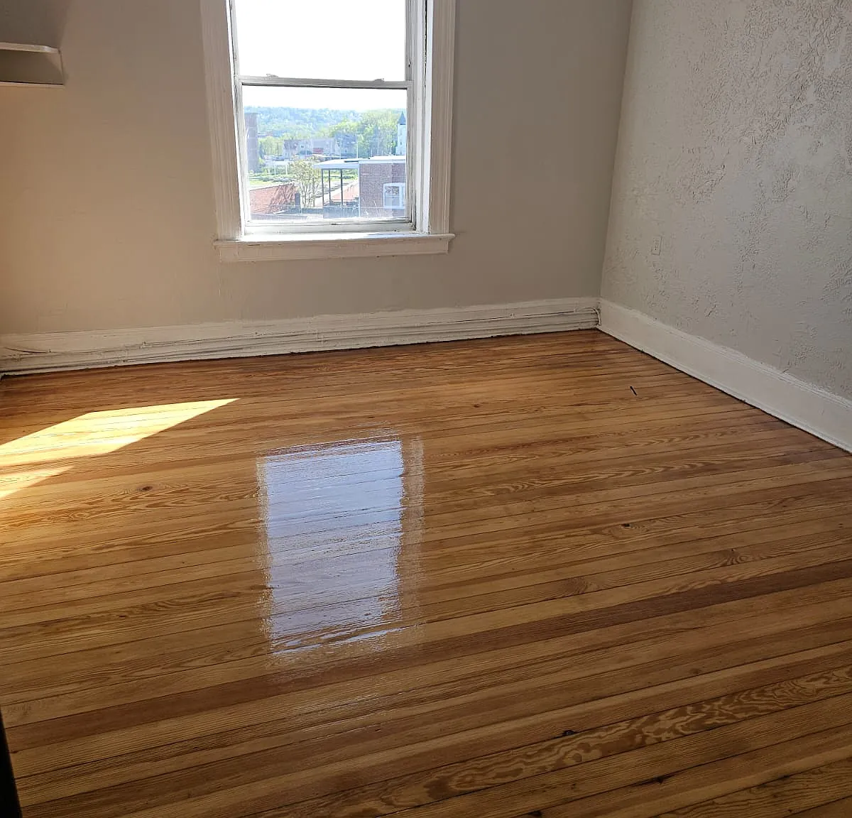 4 bed, $1,800 — Photo 3