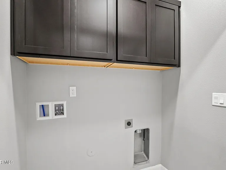 3496 David Palacio Dr — Photo 32