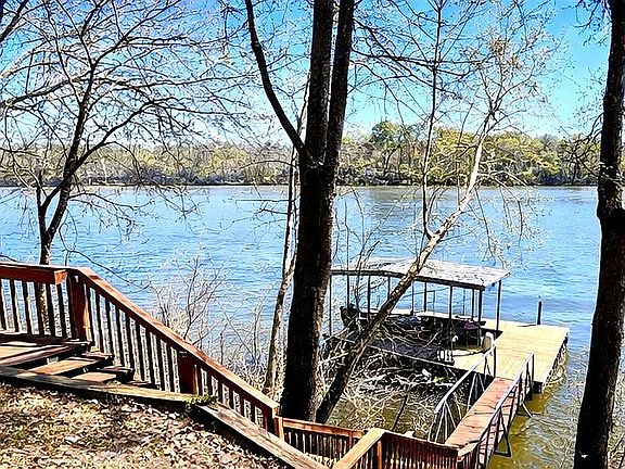 3rd image of 918 River Rd