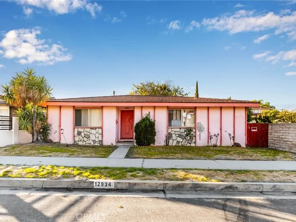 12934 Strathern St, North Hollywood, CA 91605