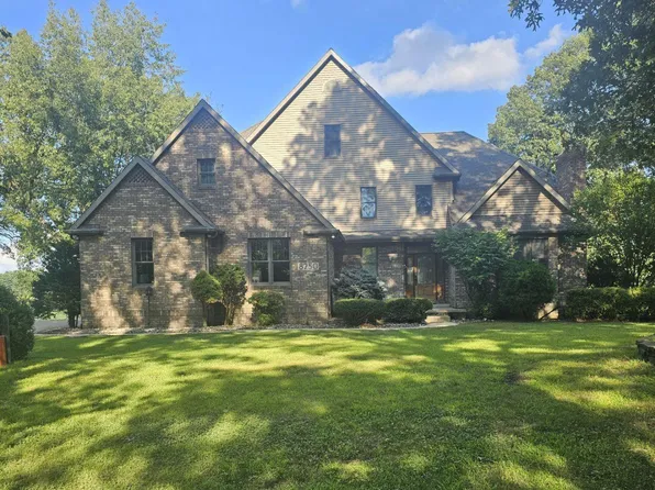 8250 S Pond View Dr, Star City, IN 46985