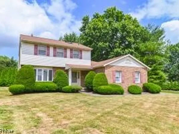 2273 Donner St NW, North Canton, OH 44720