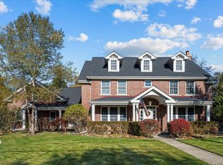 2142 Harrison St, Glenview, IL 60025