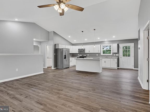 5th image of 643 Pine Ridge Dr