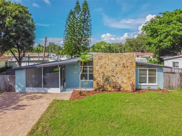 139 Sunlit Cove Dr NE, Saint Petersburg, FL 33702