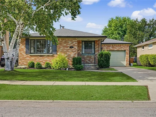 298 Lydia Ln, Cheektowaga, NY 14225
