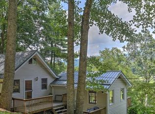 369 Garren Creek Rd, Fairview, NC 28730