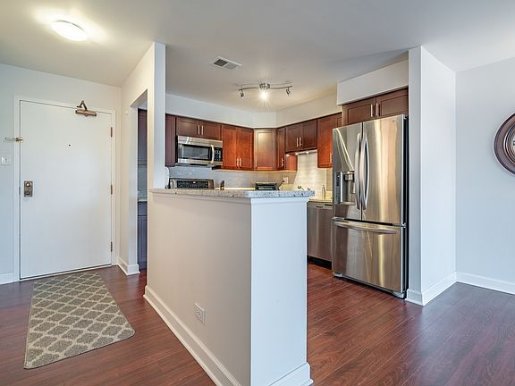 5th image of 1243 E Baldwin Ln Unit 114