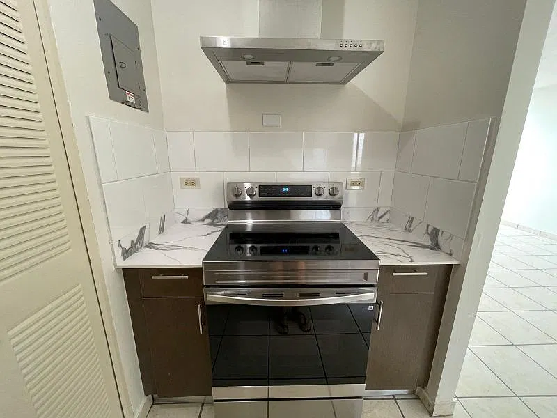 2 bed, 1.0 bath, $1,500 — Photo 4