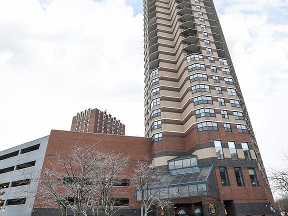 2nd image of 3660 N Lake Shore Dr APT 2510