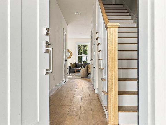 4th image of 96 Lyman Rd #96