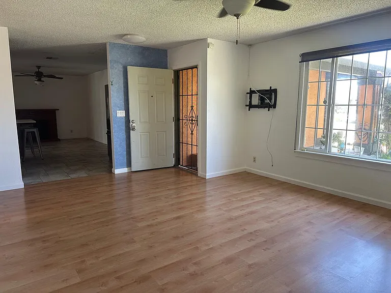 115 Azalea Ct — Photo 5