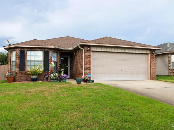 1942 Catline Cir, Navarre, FL 32566