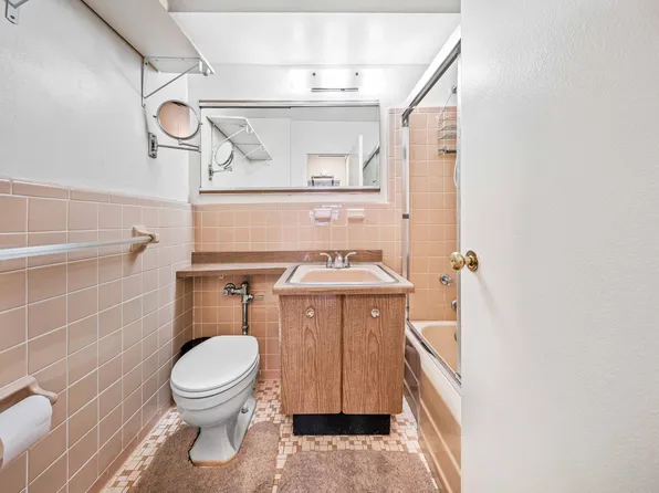 52-30 39th Drive image 10 of 16