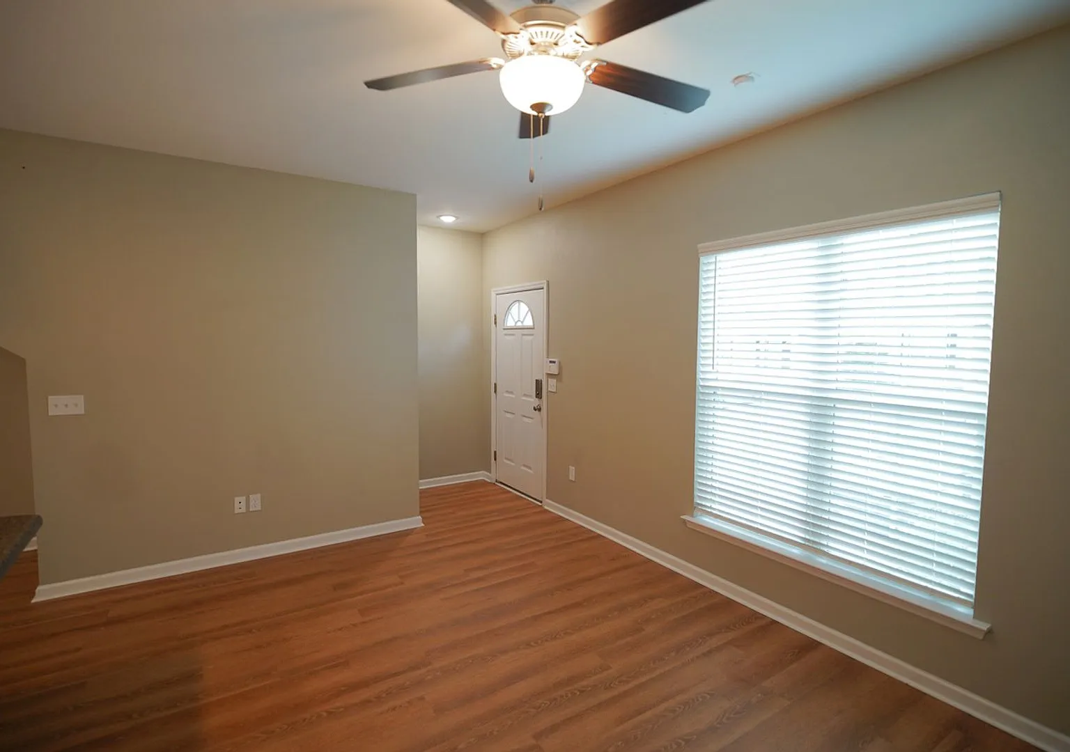 3 Bed / 3 Bath Townhome near Campus with Amenities! — Photo 3