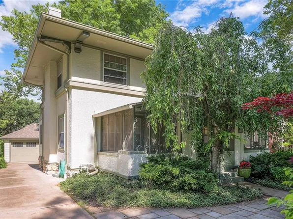 5808 McGee St, Kansas City, MO 64113