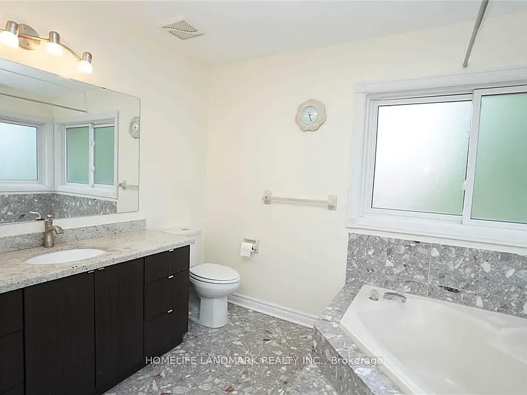 4887 Natkarni Cres — Photo 20