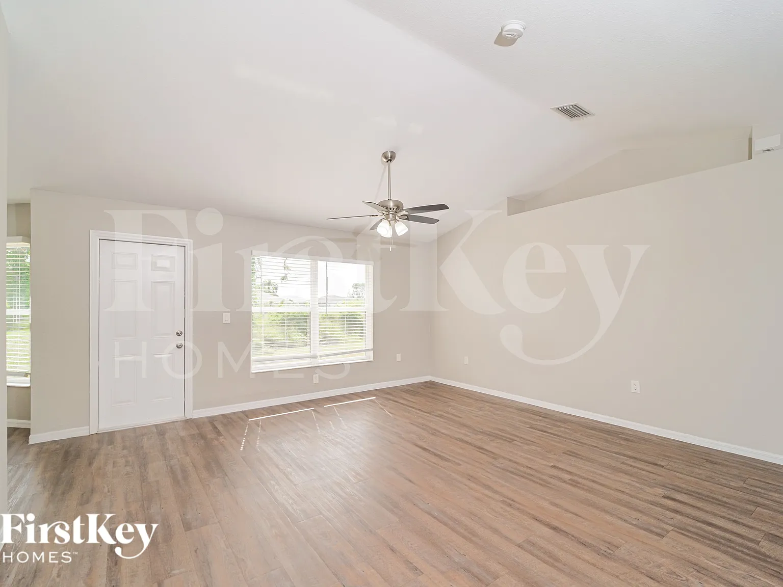 4 bed, 2.0 bath, 2246 sqft, $2,175 — Photo 4