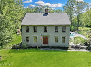 115 Woodtown Rd, Shohola, PA 18458