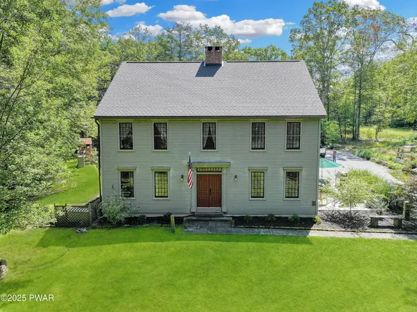 115 Woodtown Rd, Shohola, PA 18458