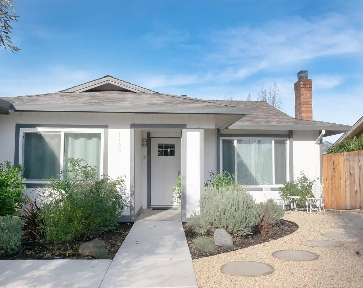 1129 Mitzi Dr — Photo 3
