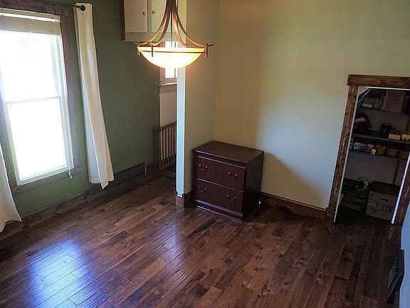 Extra room-main level