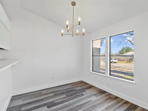 5326 Creek Valley Dr, Arlington, TX 76018