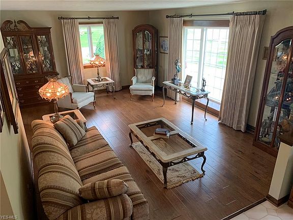 4th image of 7344 Pamela Dr