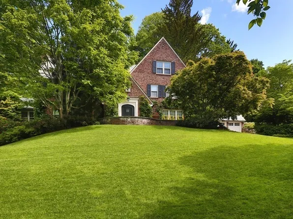 180 Kent Rd, Newton, MA 02468