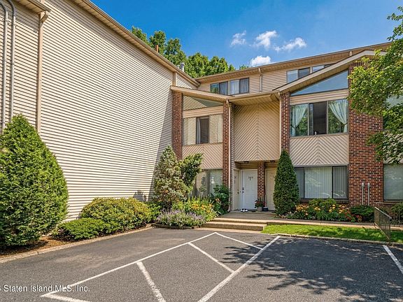 2nd image of 3430 Amboy Rd #A