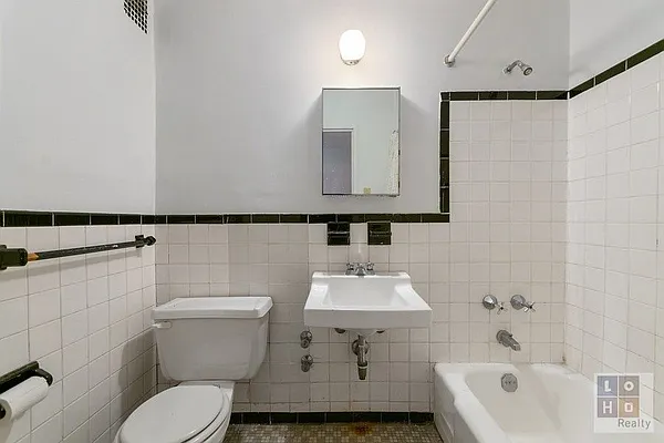 Sold by LoHo Realty | media 4