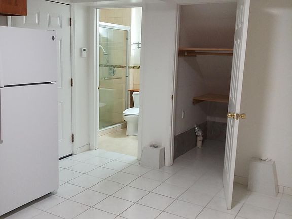 4th image of 2118 42nd Ave