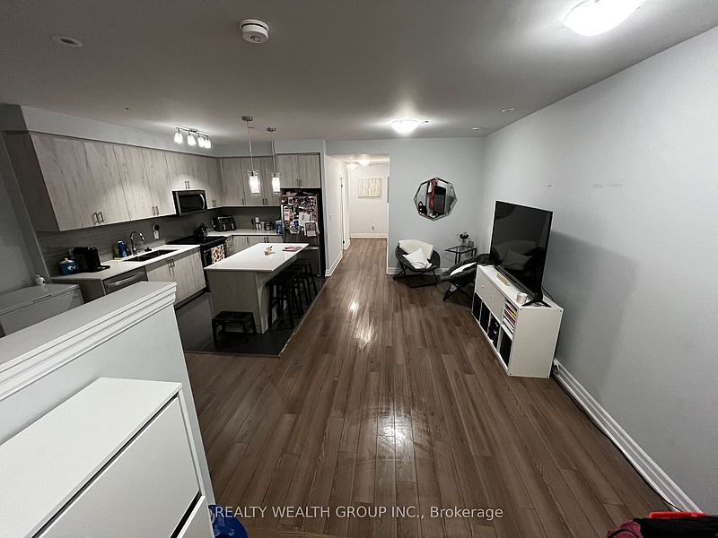 Mississauga Townhouse for rent - 2 Bedrooms — photo 2