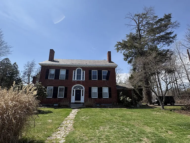410 Old Montague Rd #5 — Photo 1