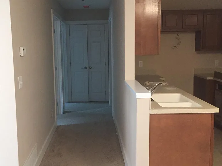 1055 E Bethlehem Blvd #WOODVIEW — Photo 2