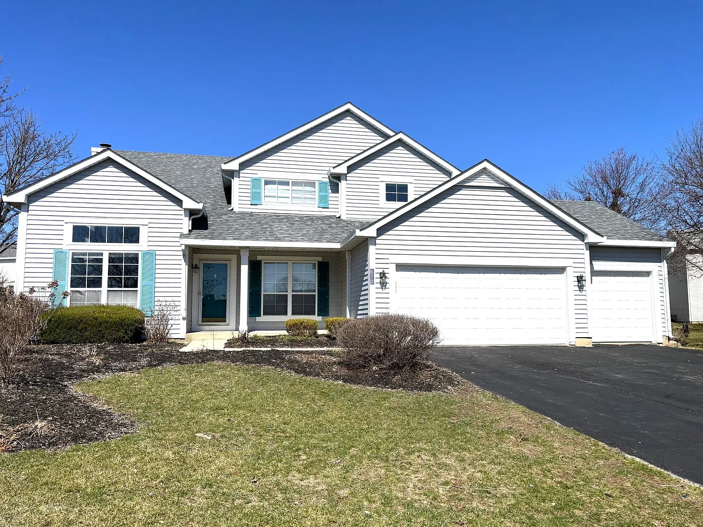 677 Larch Dr photo 1