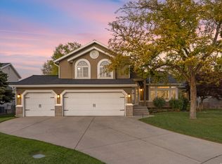 7909 S Twelve Pines Dr, Sandy, UT 84094