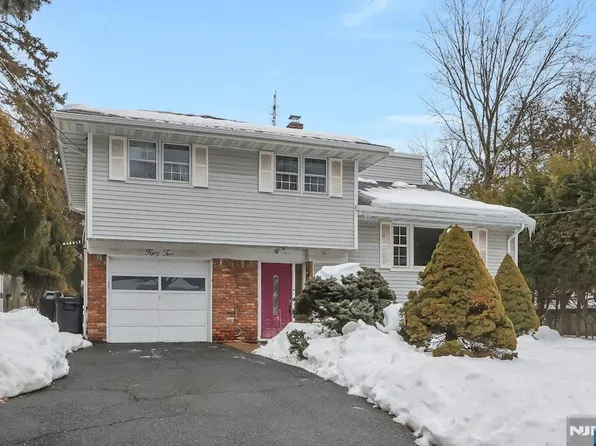 52 Deer Trail Rd, Hillsdale, NJ 07642