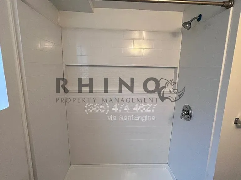 615 E Grand St #1 — Photo 10