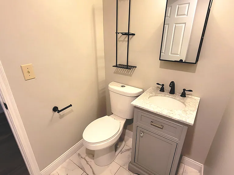 1608 Shady Cove Ln — Photo 34